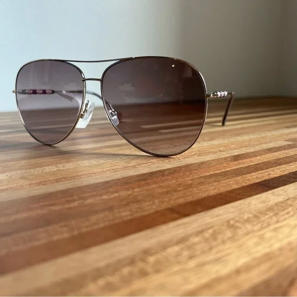 NWT Carolina Herrera Aviator Sunglasses with case - Picture 2 of 8